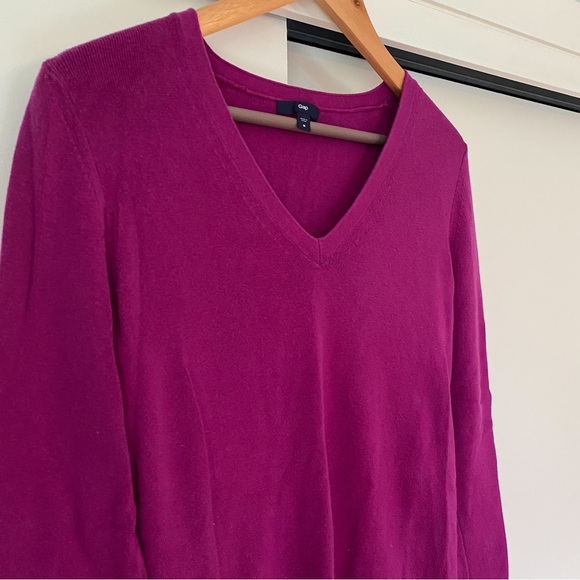 GAP cotton-silk blend v-neck sweater - Picture 2 of 3